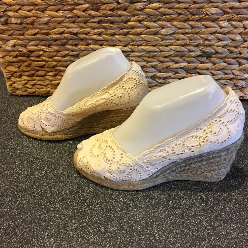 White Mountain | Beige Espadrille Wedges
